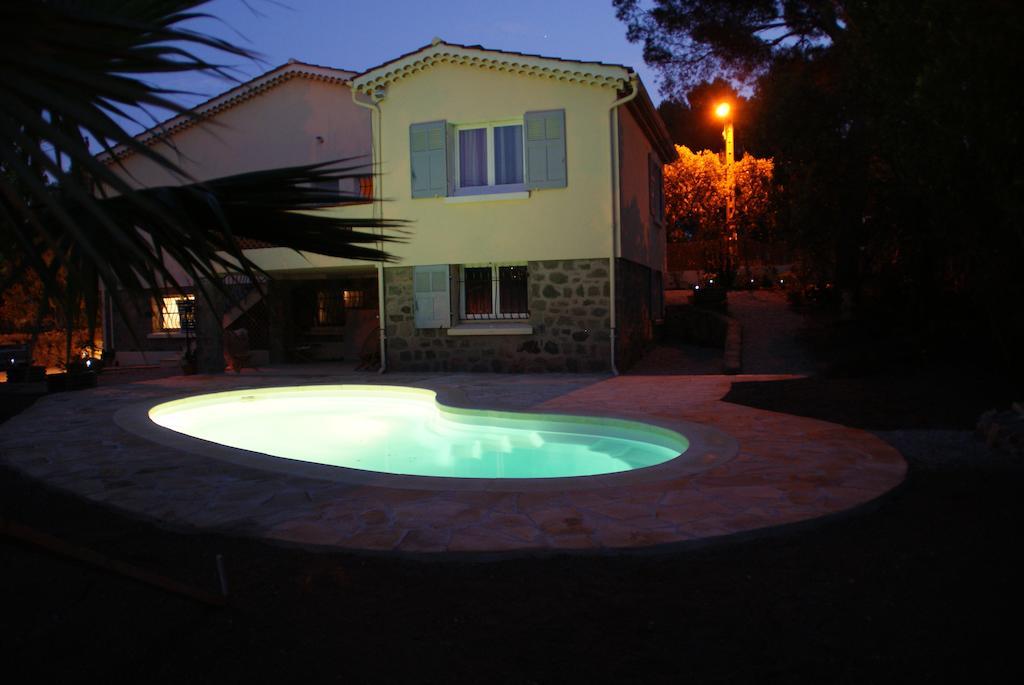 Appartement Dans Villa St Raphael Saint-Raphaël Habitación foto